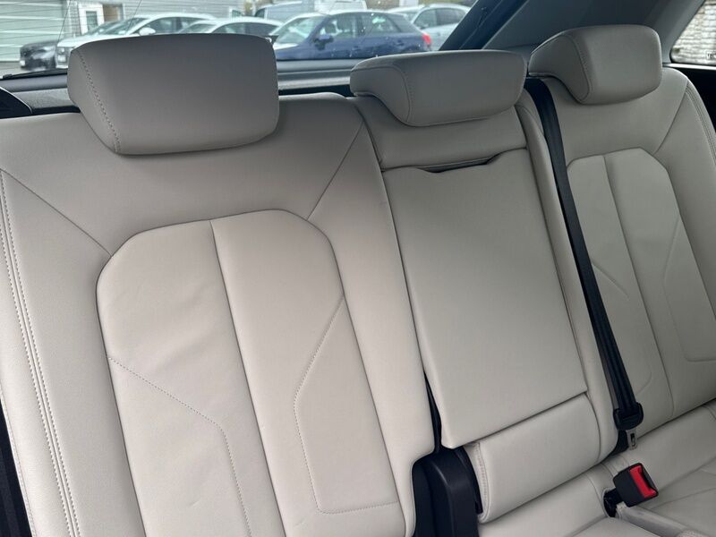 More views of Audi Q3
