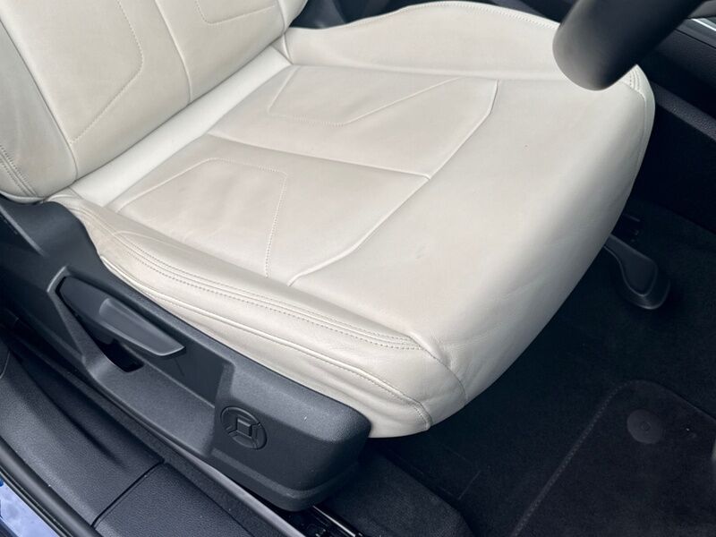 More views of Audi Q3