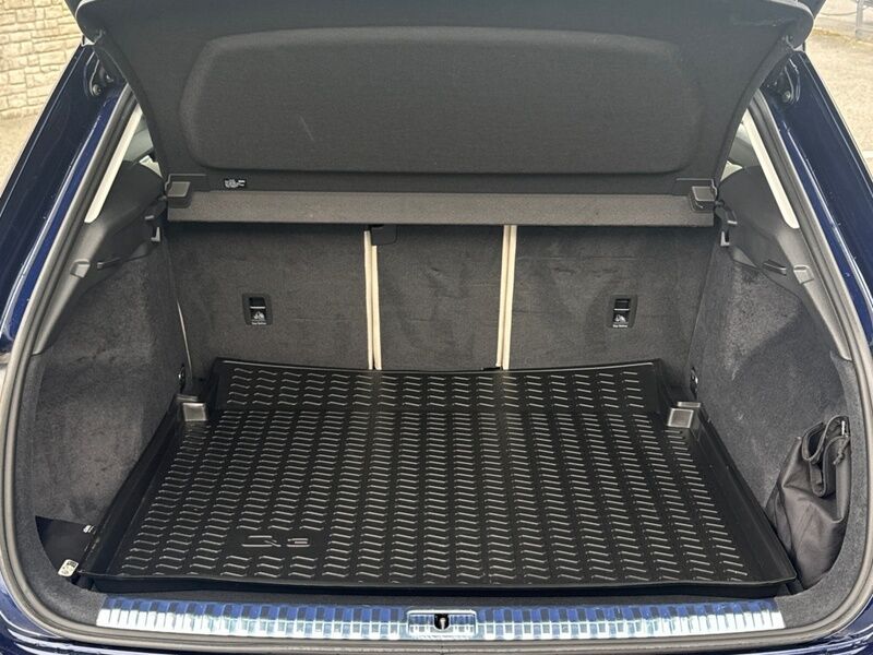 More views of Audi Q3