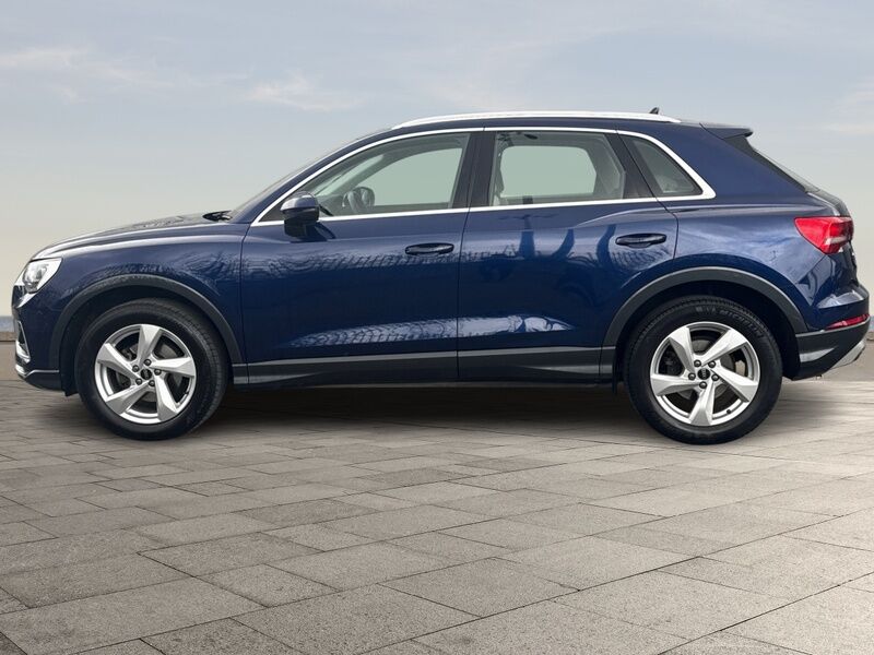 More views of Audi Q3