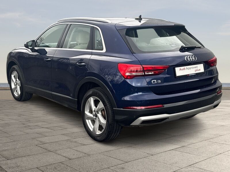 More views of Audi Q3