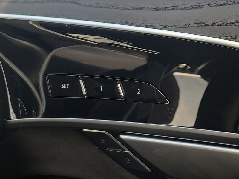 More views of Audi A8