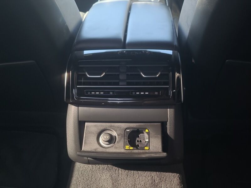 More views of Audi A8