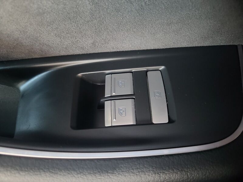 More views of Audi A8