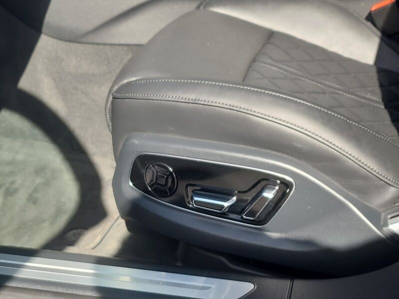 More views of Audi A8