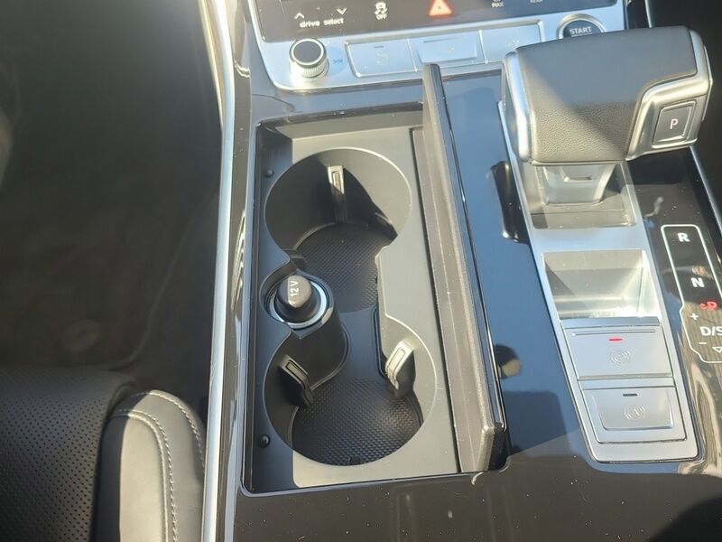 More views of Audi A8