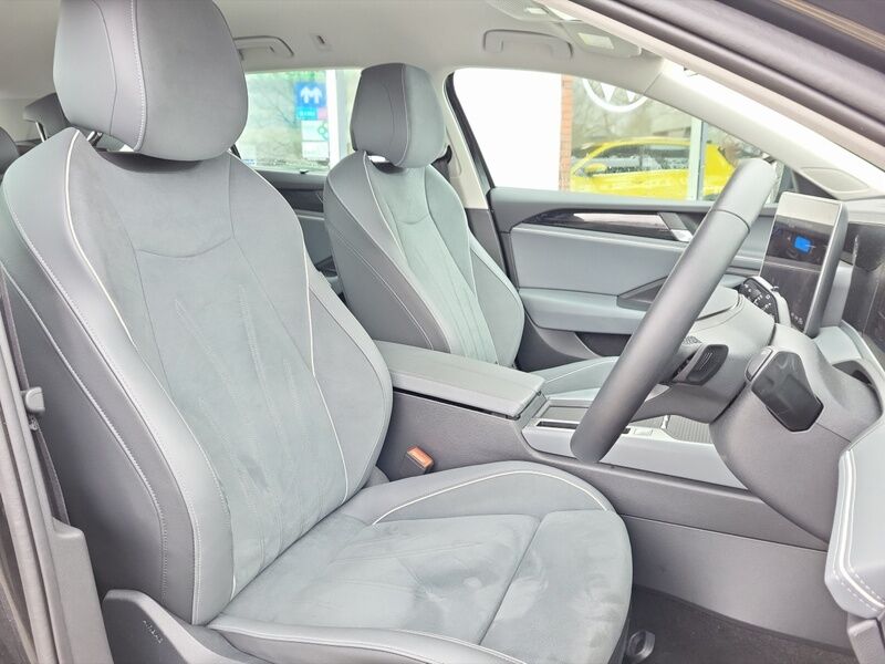 More views of Volkswagen Passat