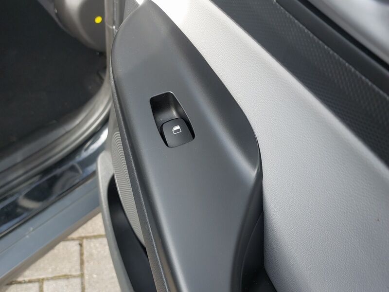 More views of Hyundai KONA