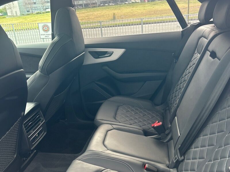 More views of Audi Q8