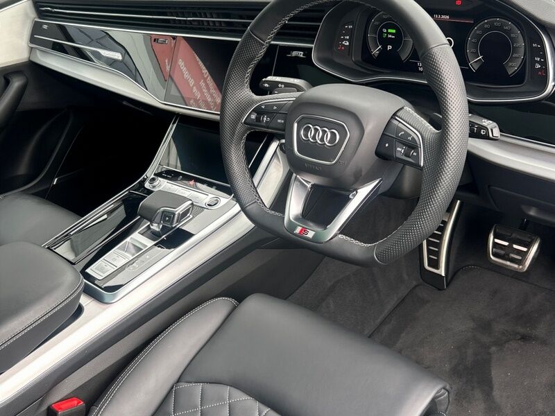 More views of Audi Q8