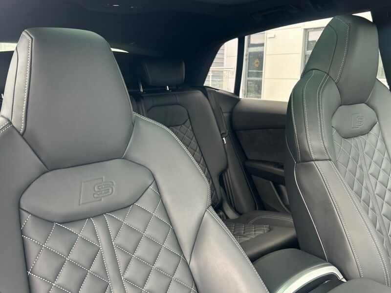 More views of Audi Q8