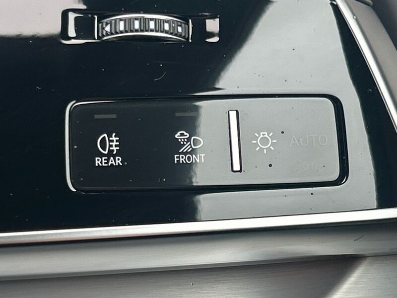 More views of Audi Q8