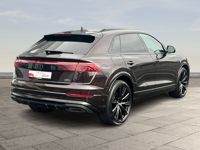 More views of Audi Q8