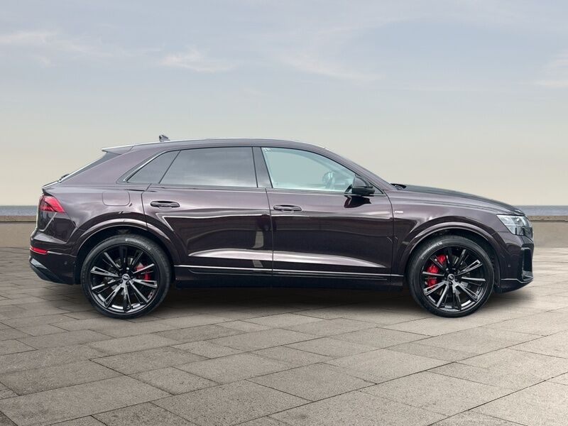 More views of Audi Q8