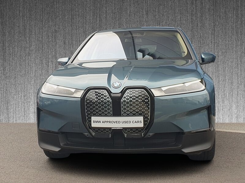 More views of BMW iX