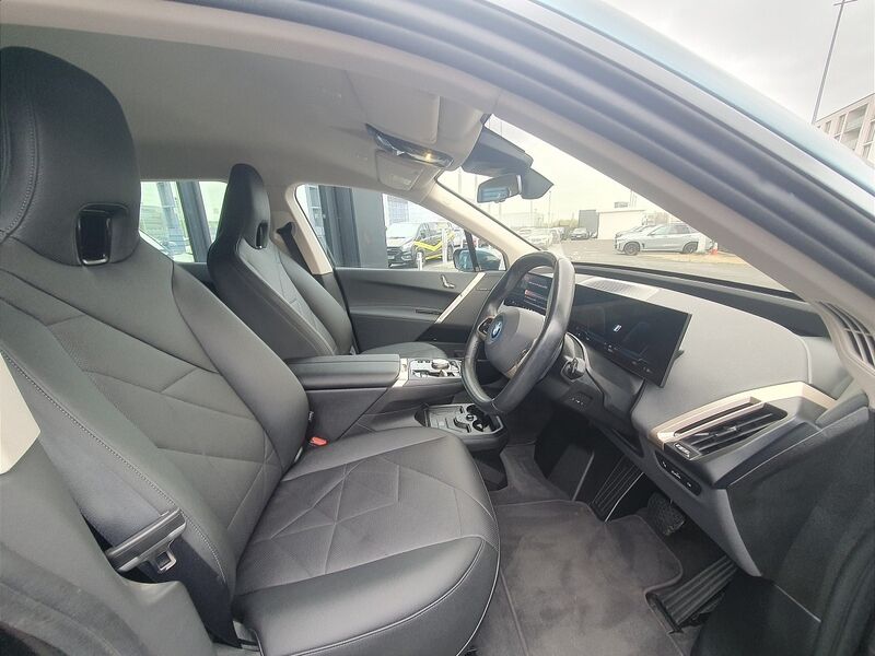 More views of BMW iX