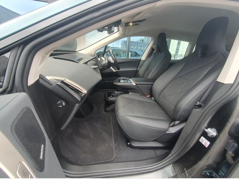 More views of BMW iX