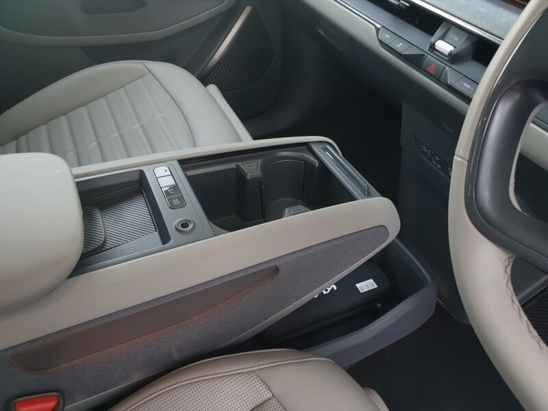 More views of Kia EV9
