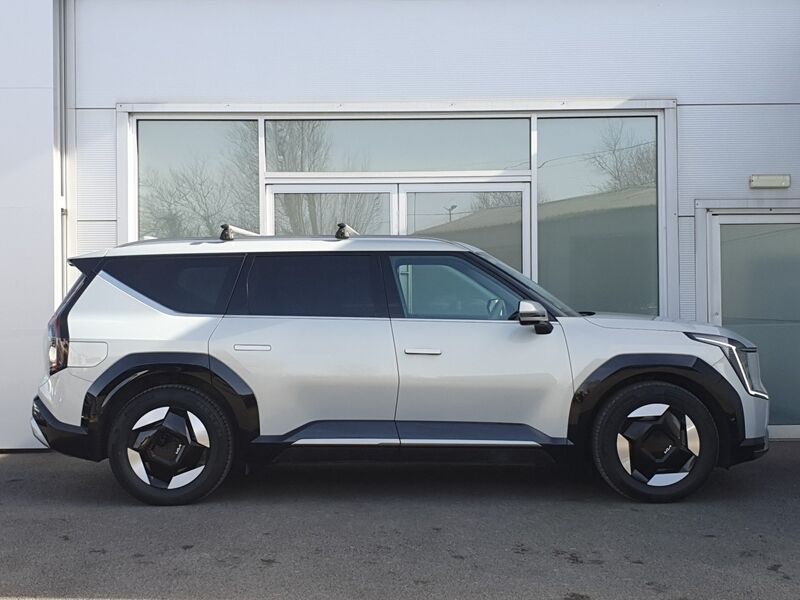 More views of Kia EV9