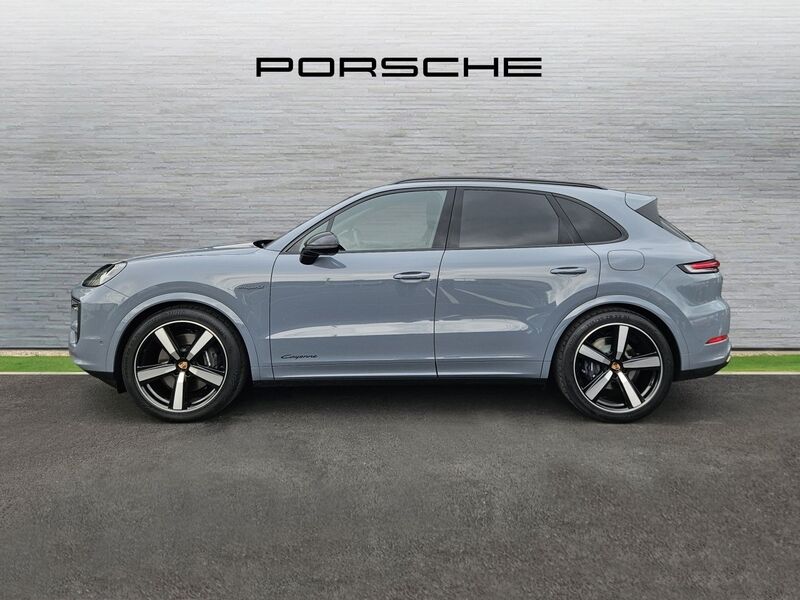 More views of Porsche Cayenne