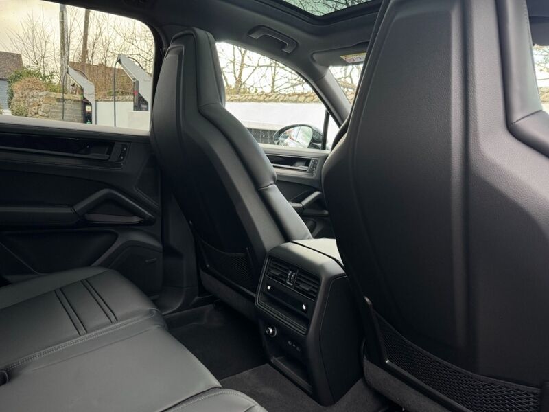 More views of Porsche Cayenne