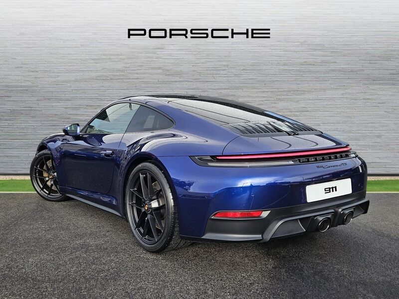 More views of Porsche 911