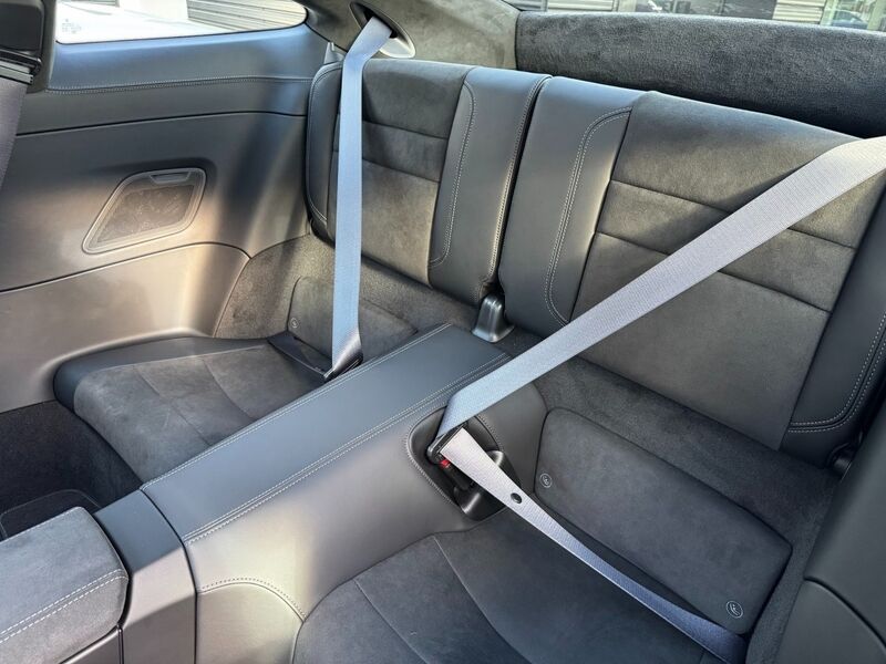 More views of Porsche 911