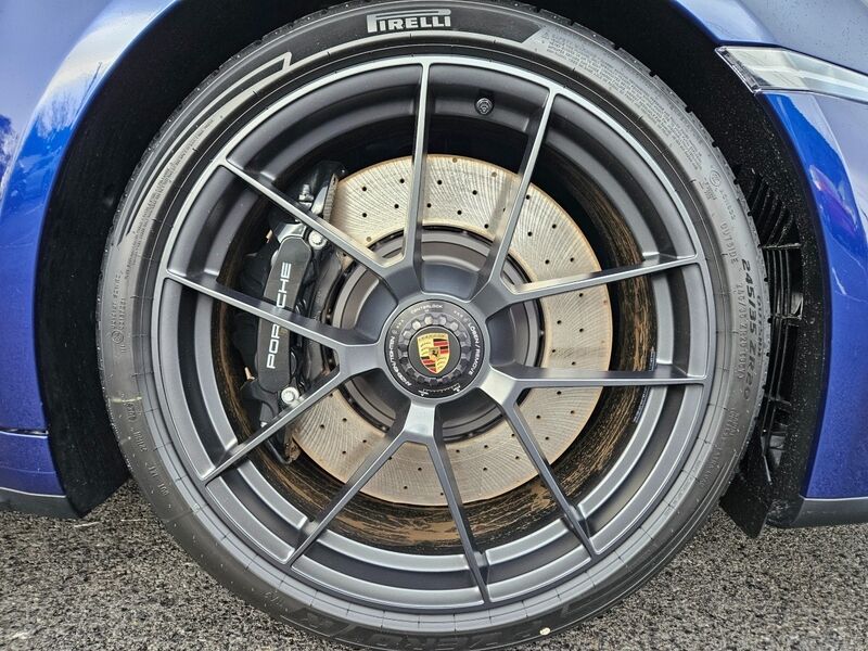 More views of Porsche 911