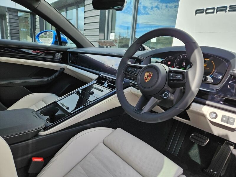 More views of Porsche Panamera