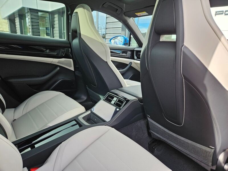 More views of Porsche Panamera