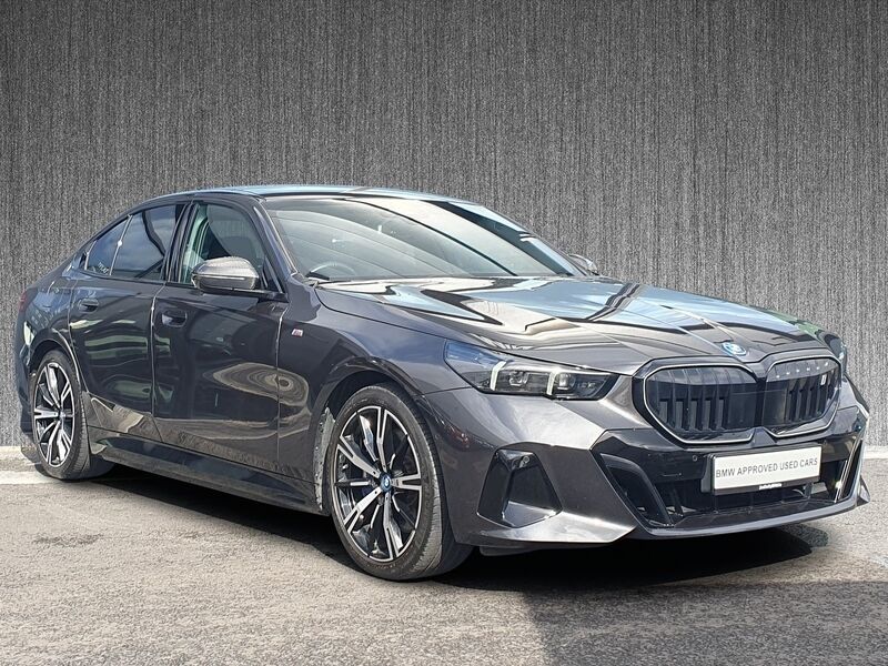 More views of BMW i5