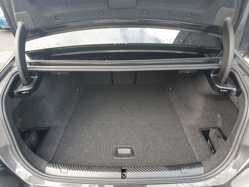 More views of BMW i5