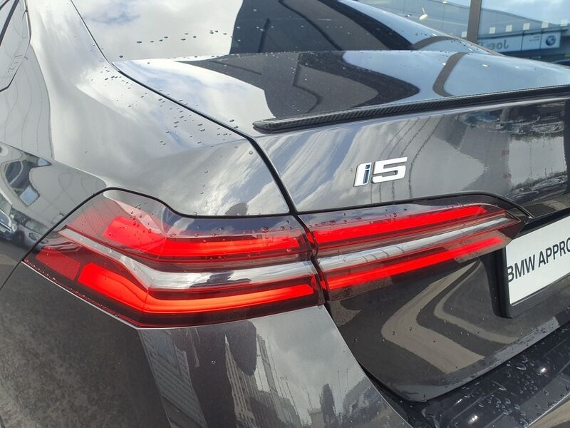 More views of BMW i5