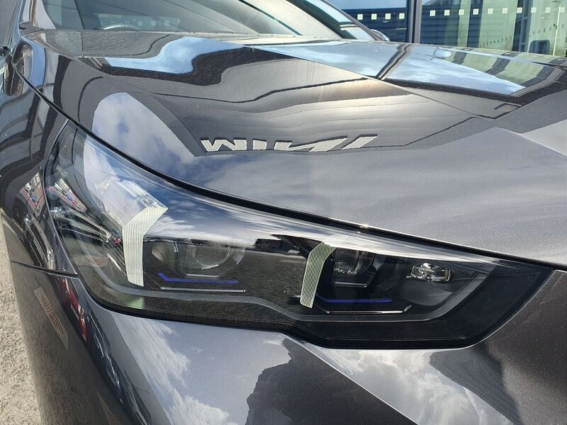 More views of BMW i5