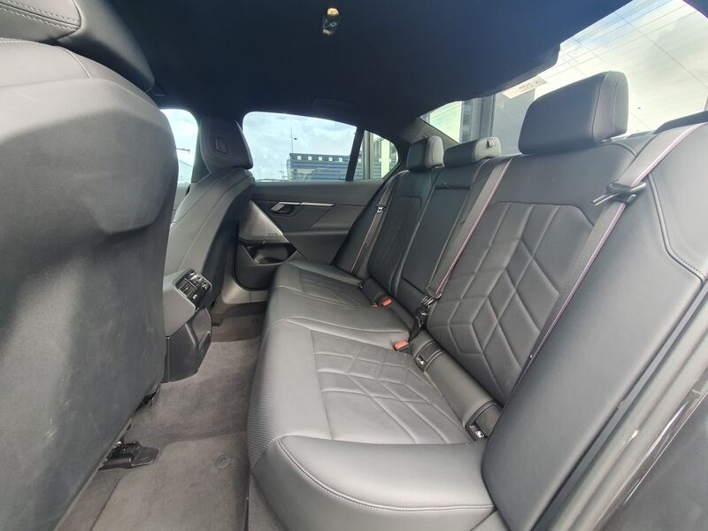 More views of BMW i5