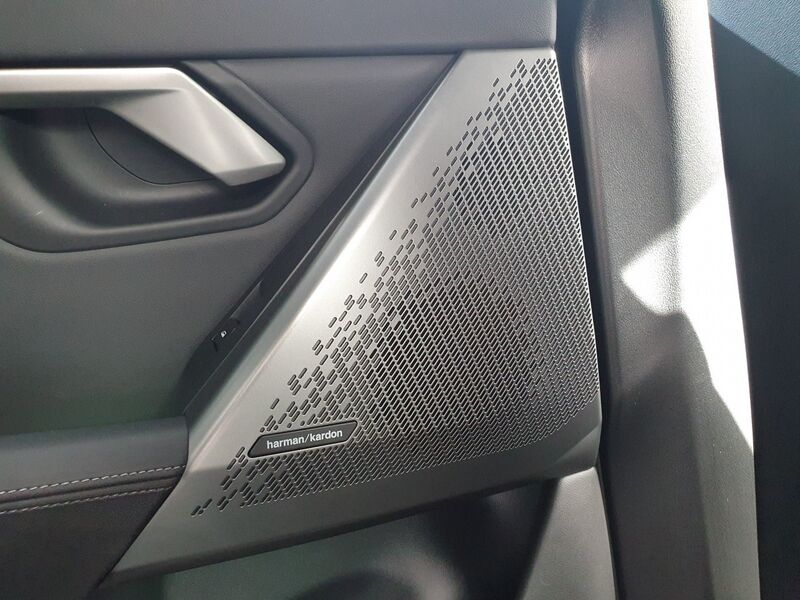 More views of BMW i5