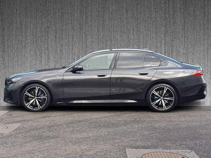 More views of BMW i5