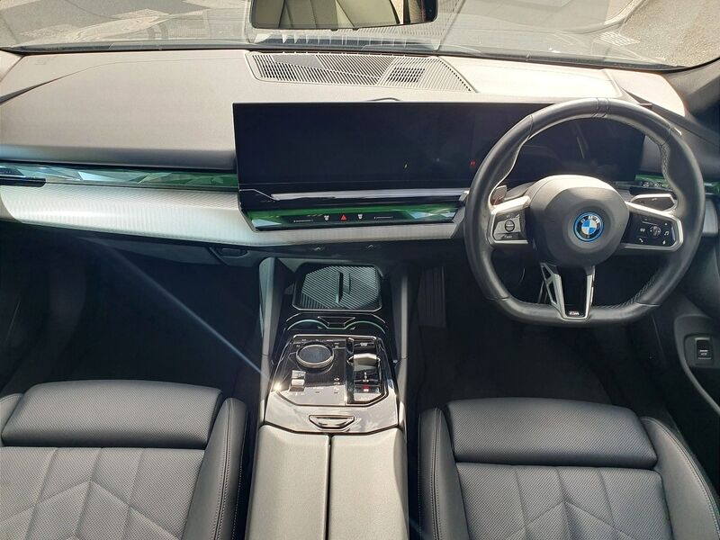 More views of BMW i5