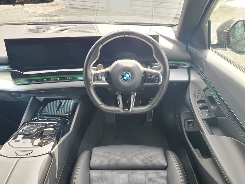 More views of BMW i5