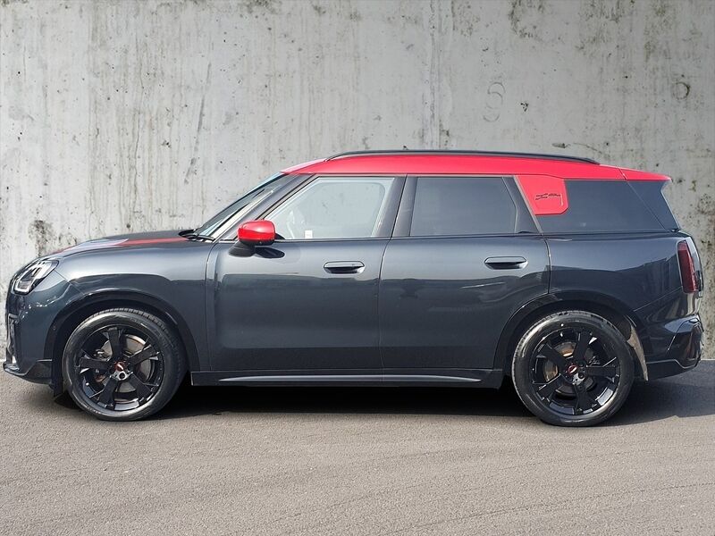 More views of Mini Countryman
