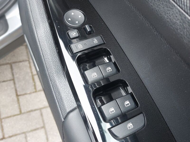 More views of Kia Sportage