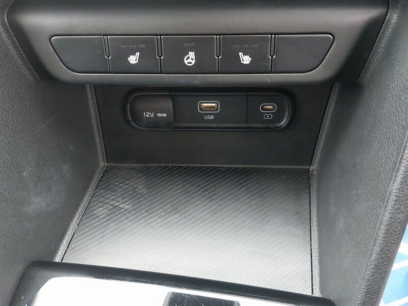 More views of Kia Sportage