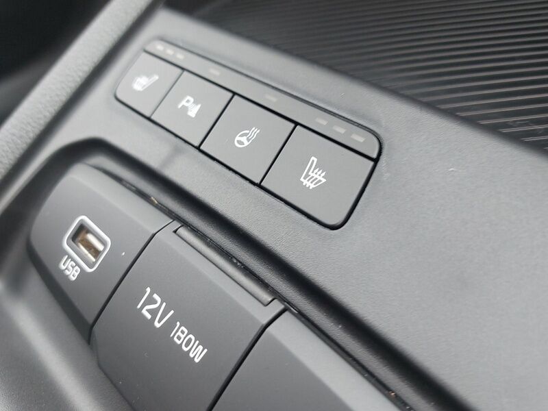 More views of Kia Stonic