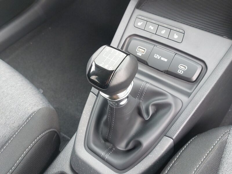 More views of Kia Stonic