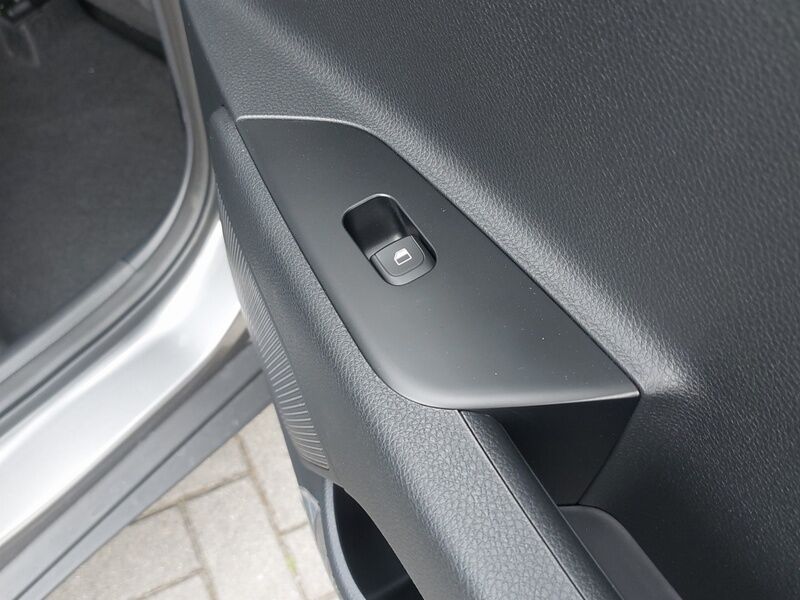 More views of Kia Stonic