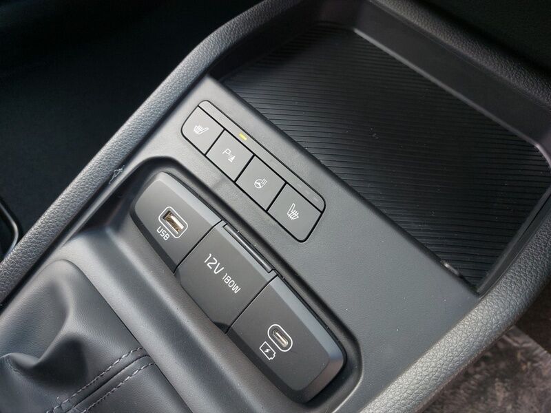 More views of Kia Stonic