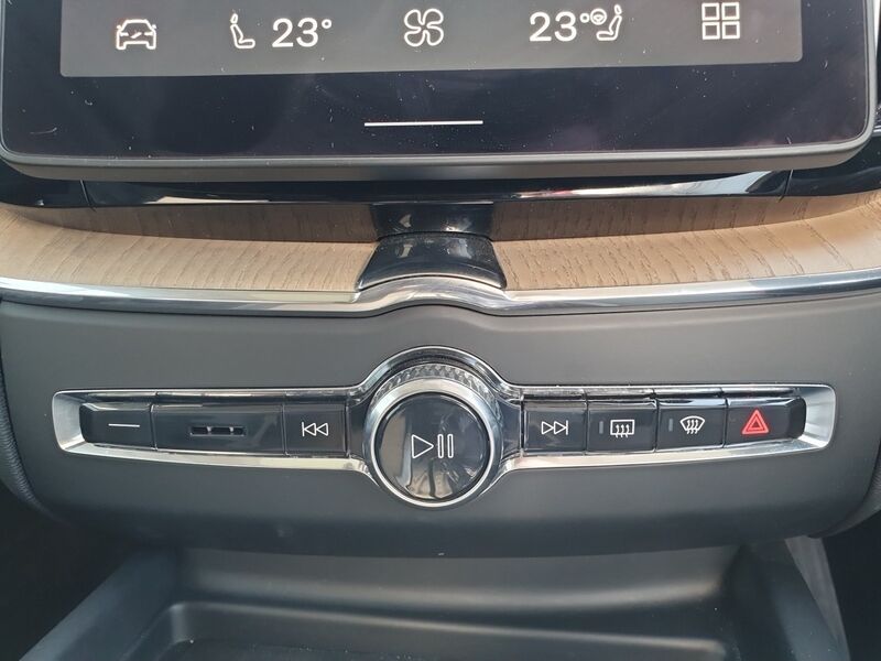 More views of Volvo XC60