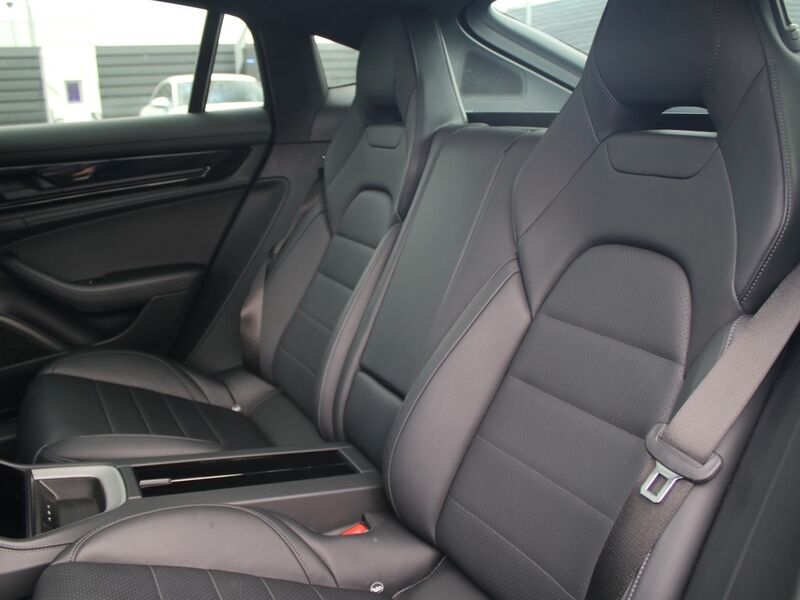 More views of Porsche Panamera