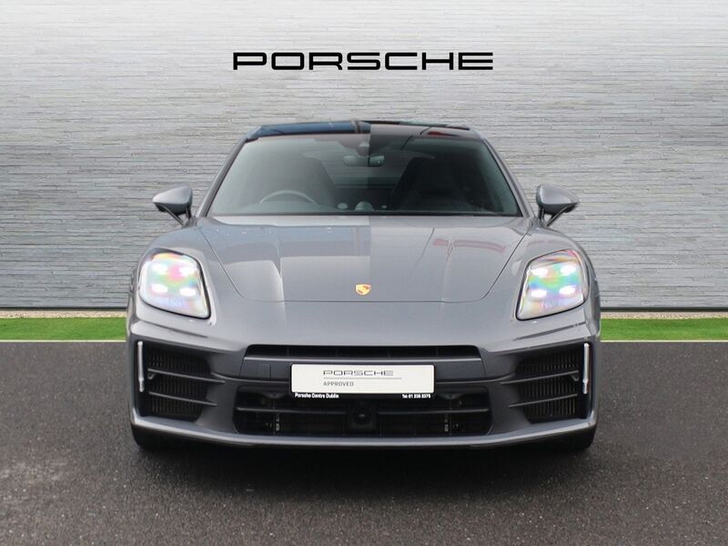 More views of Porsche Panamera