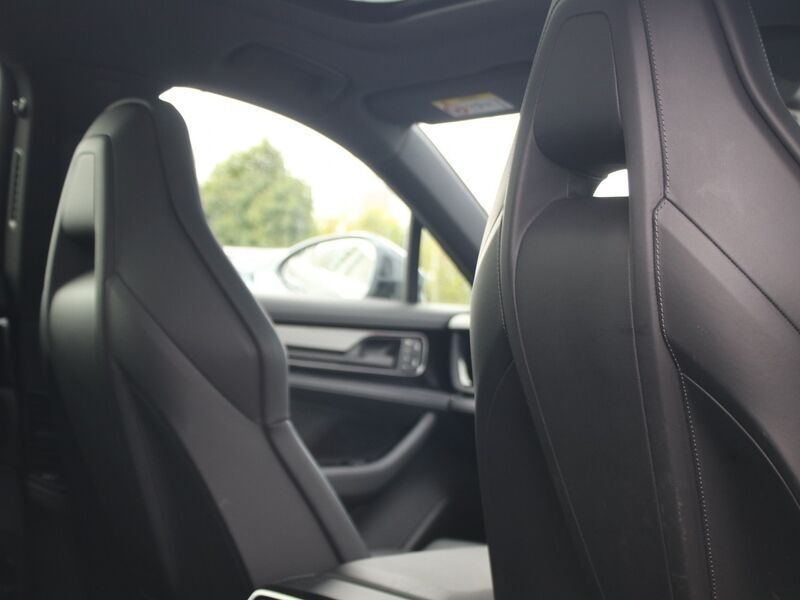 More views of Porsche Panamera